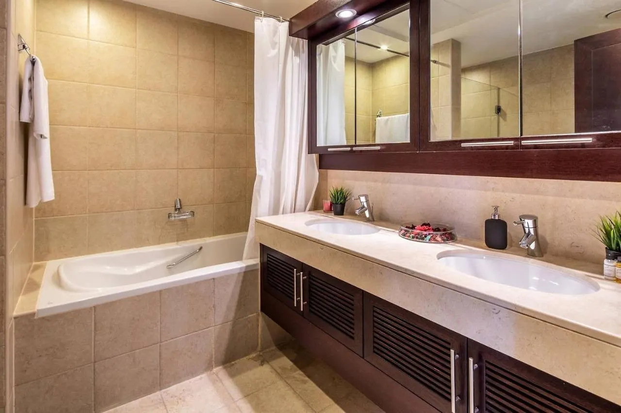 Frank Porter - The Residences Dubai Apartment